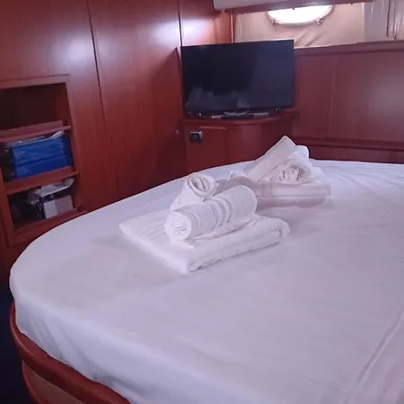 Hotel na wodzie Boat Bari