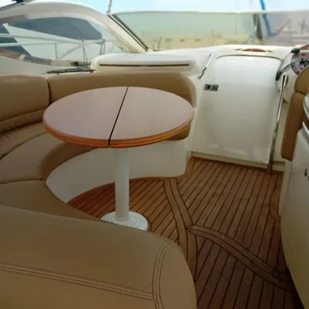 ספינת מלון Boat בארי
