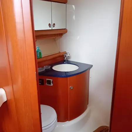 Boat * בארי